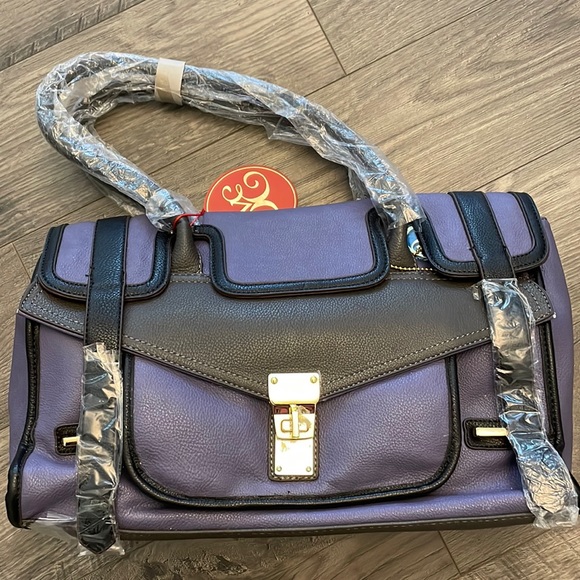NEW Vieta Handbag - Picture 1 of 7
